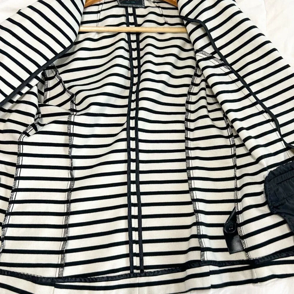 Christian Siriano NY Black White Striped Blazer Jacket EUC Size M Stretch Knit - Picture 4 of 5